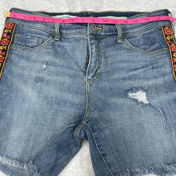 PILCRO MID RISE SLIM BOYFRIEND DENIM SHORTS - Picture 5 of 8